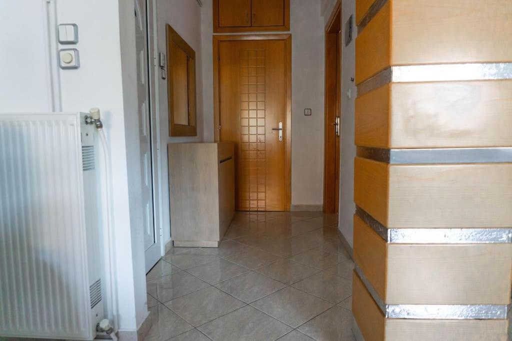 2 Bedroom Holiday Flat, Renovated, In The Centre Аспровалта Екстериор снимка