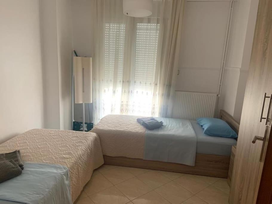 2 Bedroom Holiday Flat, Renovated, In The Centre Аспровалта Екстериор снимка